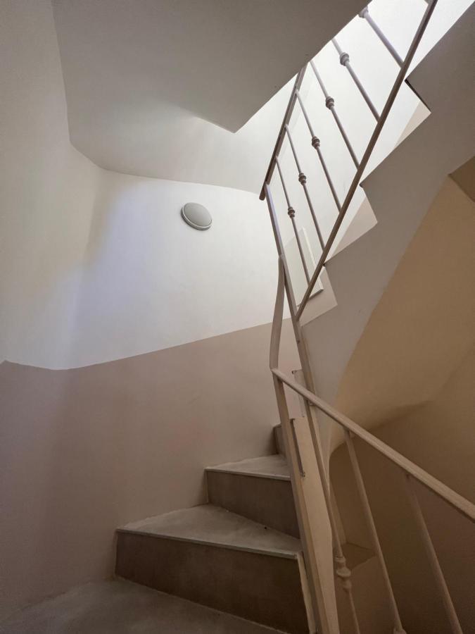 Amazing New Property In The Heart Of The Old Town Of Antibes Bagian luar foto