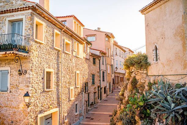 Amazing New Property In The Heart Of The Old Town Of Antibes Bagian luar foto