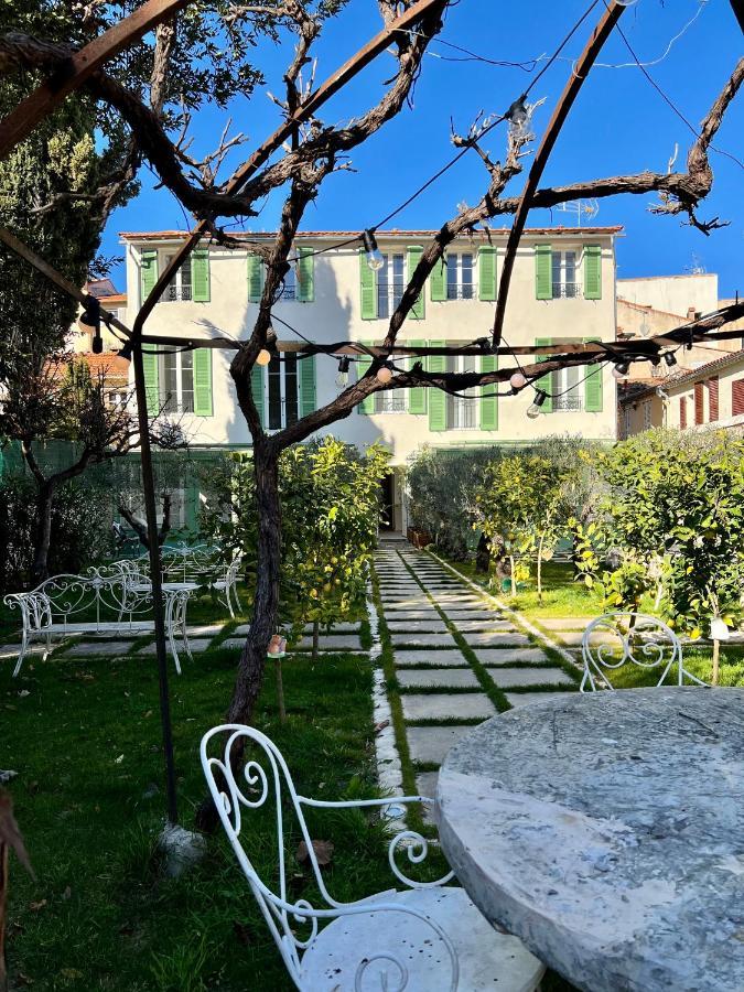 Amazing New Property In The Heart Of The Old Town Of Antibes Bagian luar foto