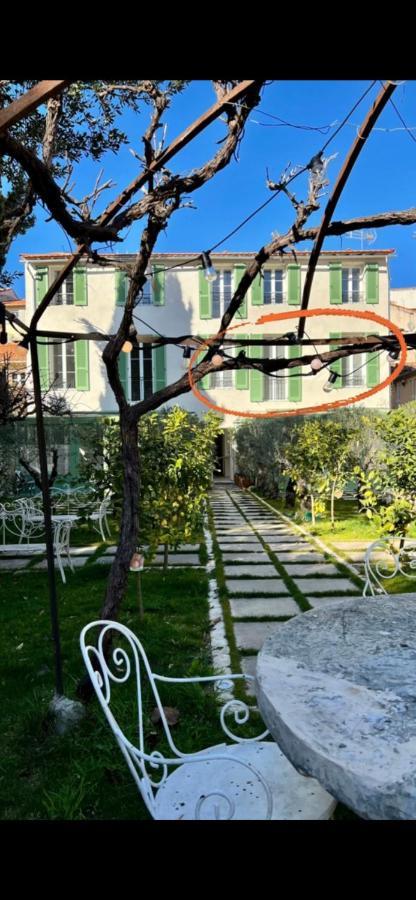 Amazing New Property In The Heart Of The Old Town Of Antibes Bagian luar foto