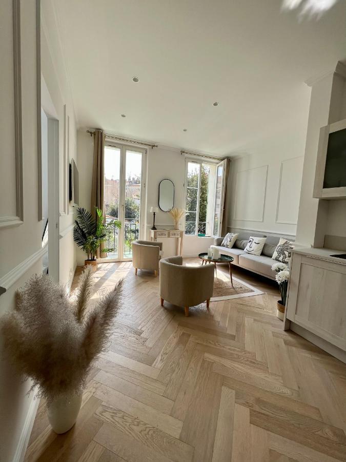 Amazing New Property In The Heart Of The Old Town Of Antibes Bagian luar foto