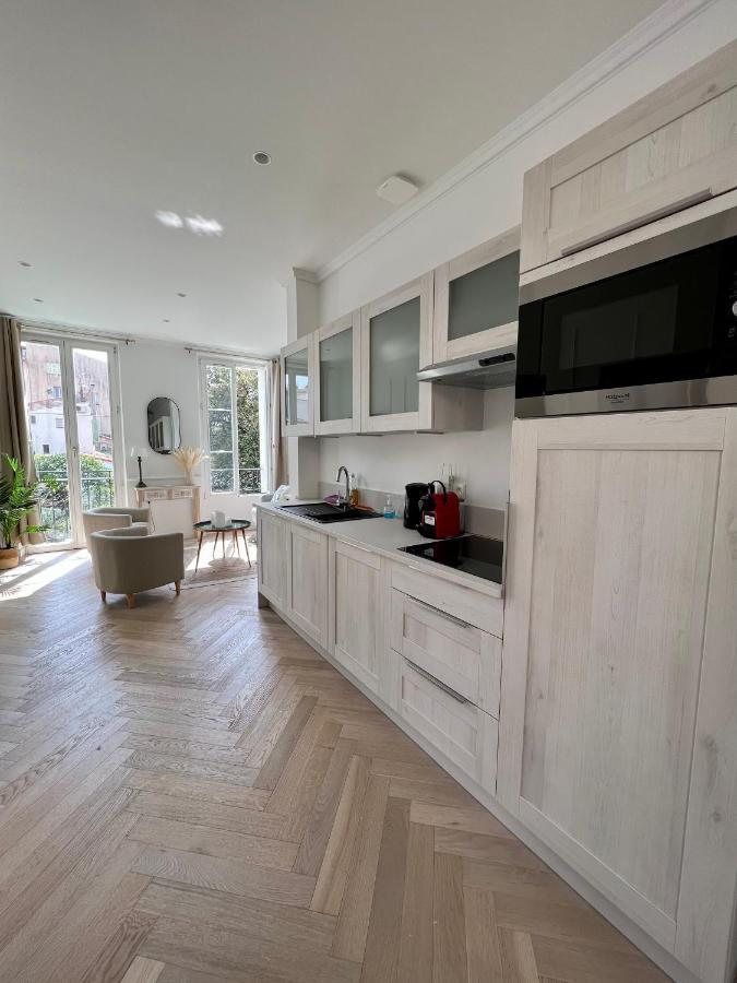 Amazing New Property In The Heart Of The Old Town Of Antibes Bagian luar foto
