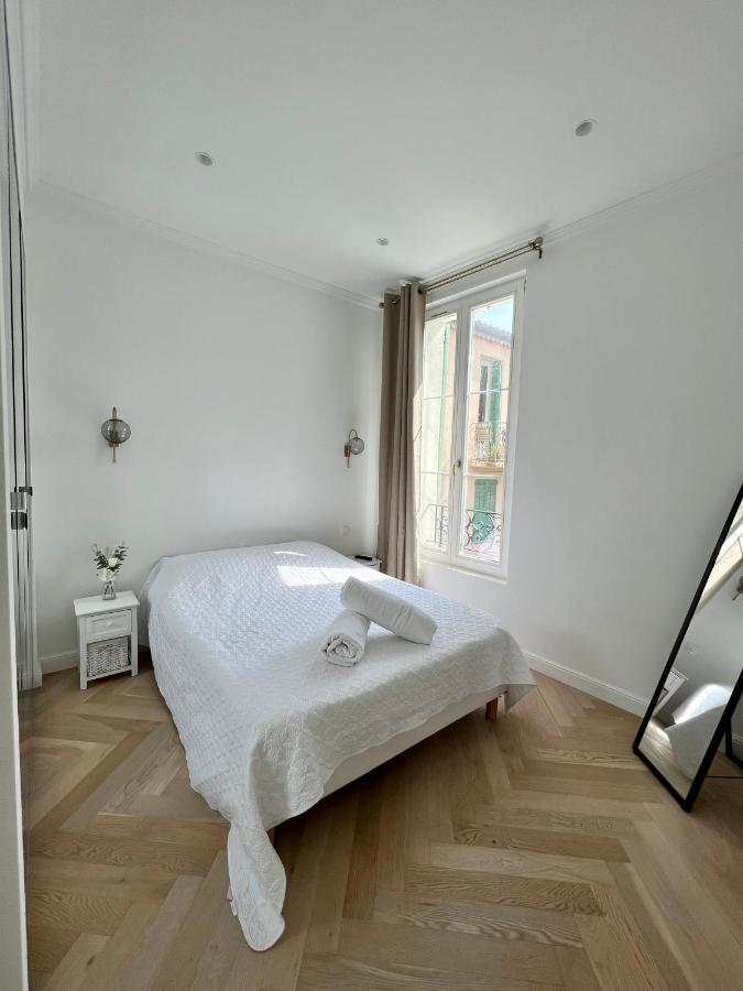 Amazing New Property In The Heart Of The Old Town Of Antibes Bagian luar foto